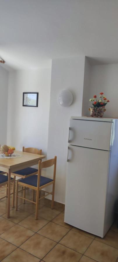 Villa Kadinela, 200M From Kamenjak, Huge Quiet Garden With Barbecue, 2 New Kitchens Premantura Bagian luar foto