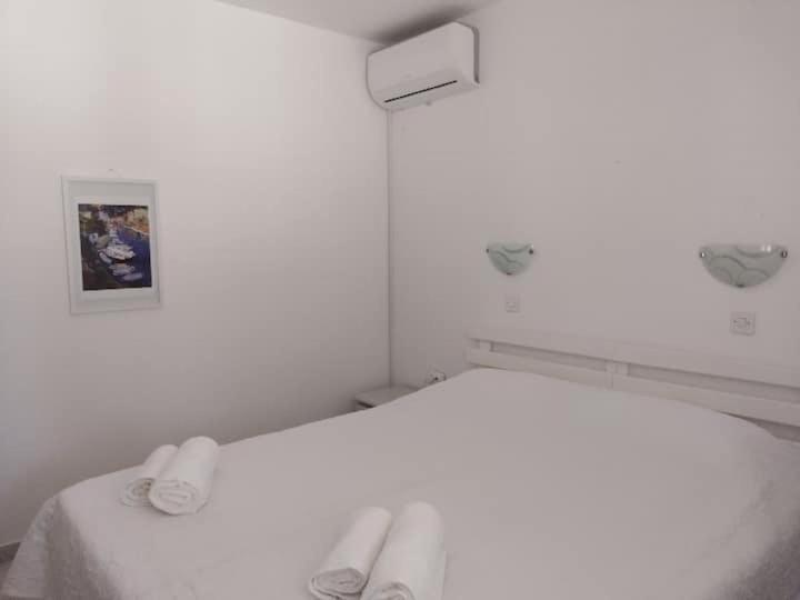 Villa Kadinela, 200M From Kamenjak, Huge Quiet Garden With Barbecue, 2 New Kitchens Premantura Bagian luar foto