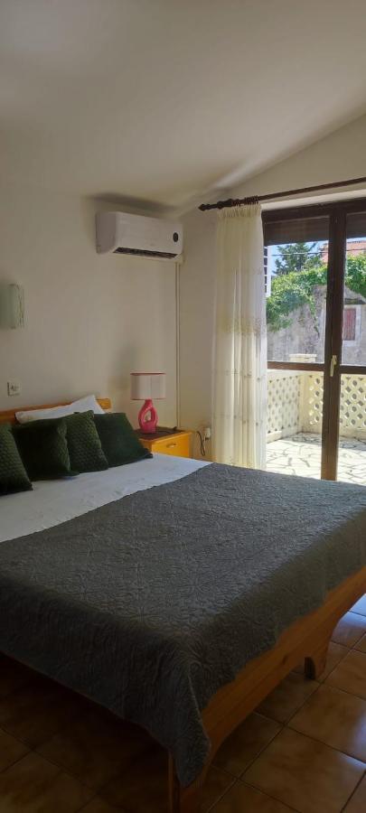 Villa Kadinela, 200M From Kamenjak, Huge Quiet Garden With Barbecue, 2 New Kitchens Premantura Bagian luar foto