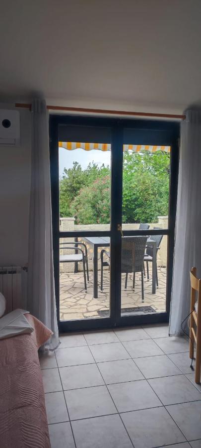 Villa Kadinela, 200M From Kamenjak, Huge Quiet Garden With Barbecue, 2 New Kitchens Premantura Bagian luar foto