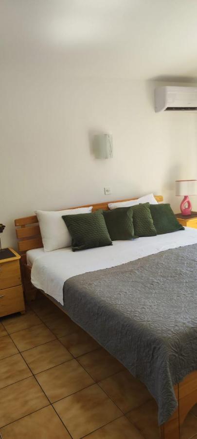 Villa Kadinela, 200M From Kamenjak, Huge Quiet Garden With Barbecue, 2 New Kitchens Premantura Bagian luar foto