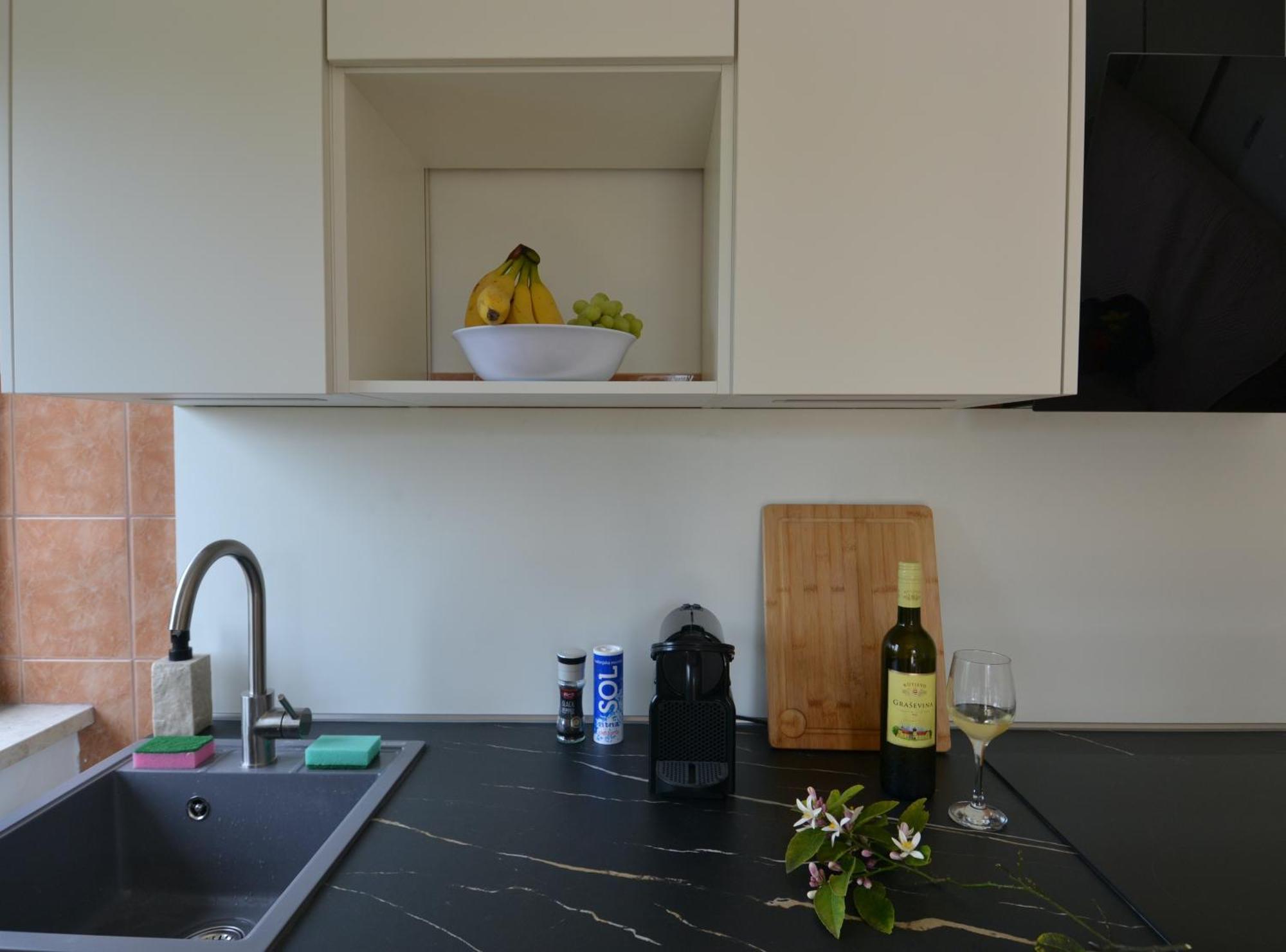 Villa Kadinela, 200M From Kamenjak, Huge Quiet Garden With Barbecue, 2 New Kitchens Premantura Bagian luar foto