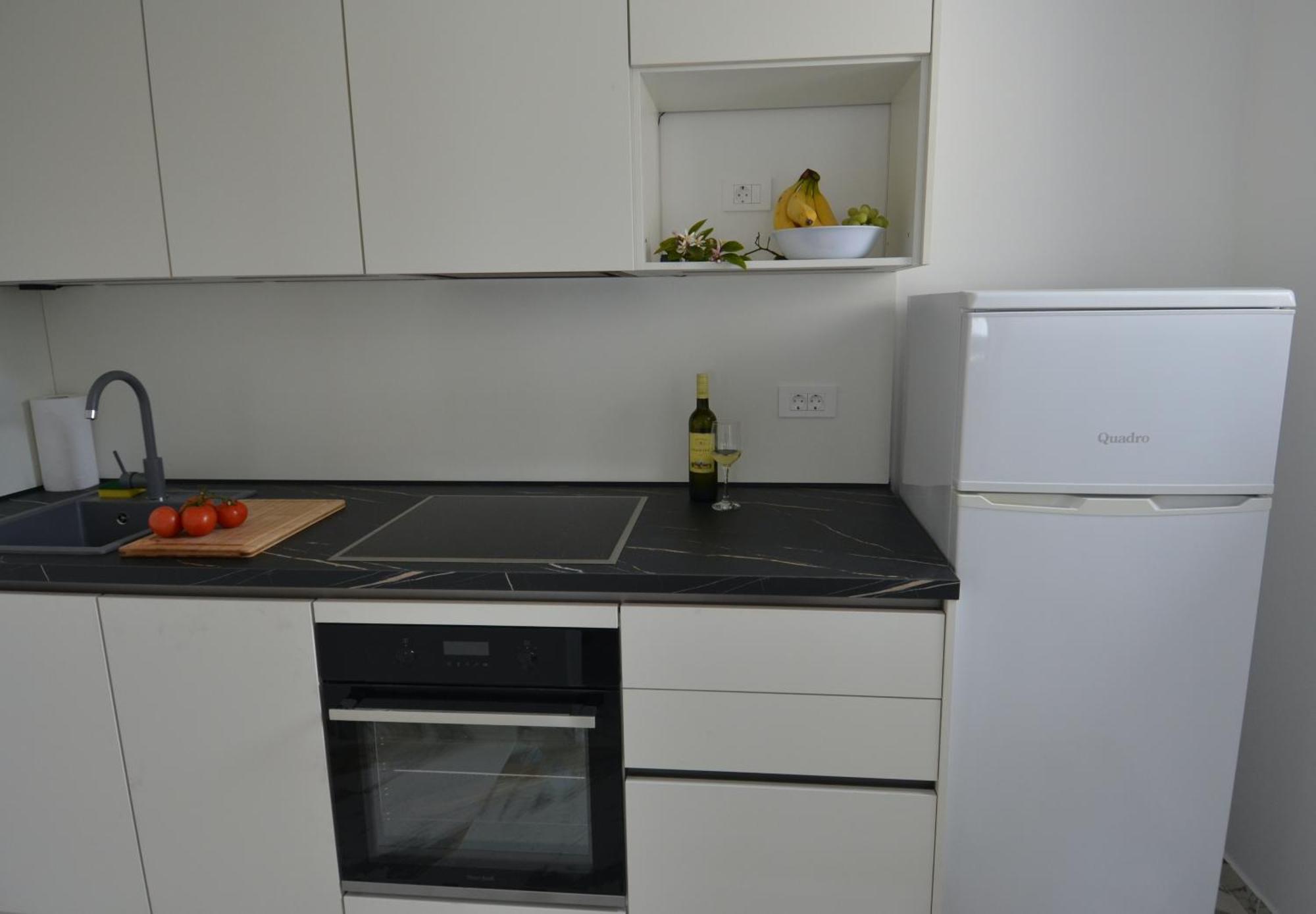 Villa Kadinela, 200M From Kamenjak, Huge Quiet Garden With Barbecue, 2 New Kitchens Premantura Bagian luar foto